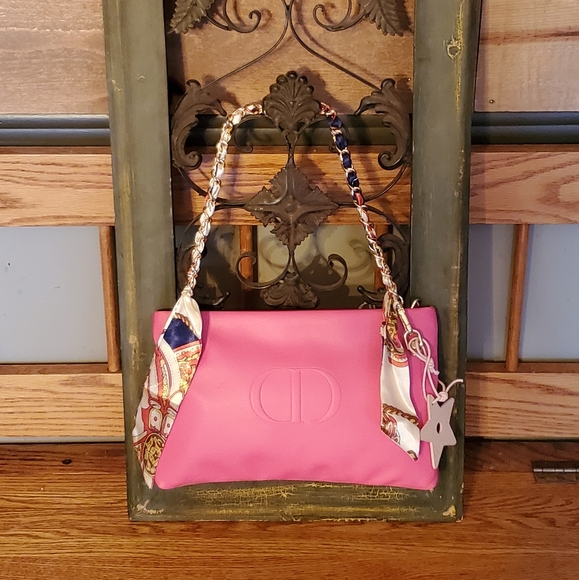 Dior Red Two Toned Cosmetic Bag Converted to Handbag w/ Dior Star Bag Ch… - Picture 2 of 16